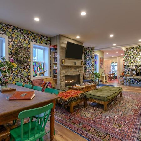 Black Elephant Hostel Портленд Екстер'єр фото