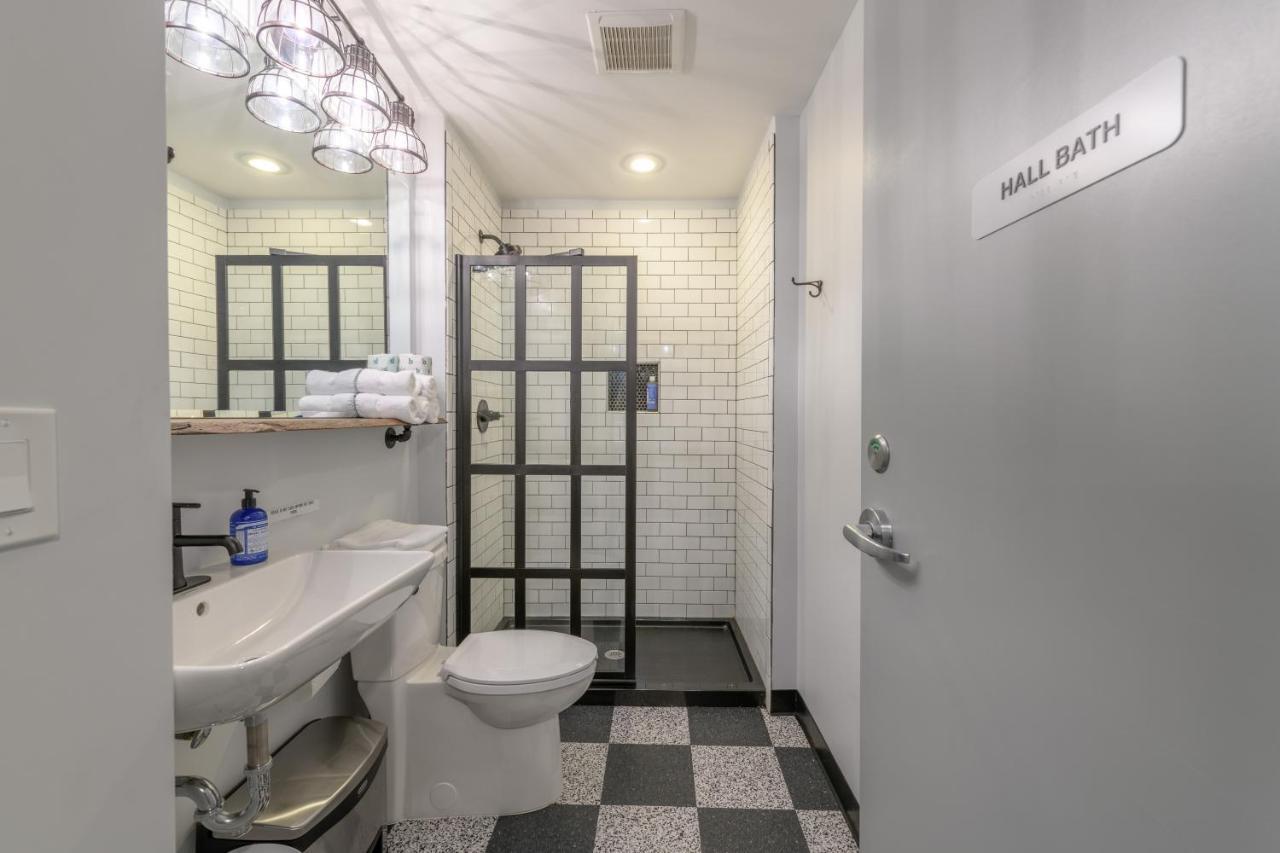 Black Elephant Hostel Портленд Екстер'єр фото