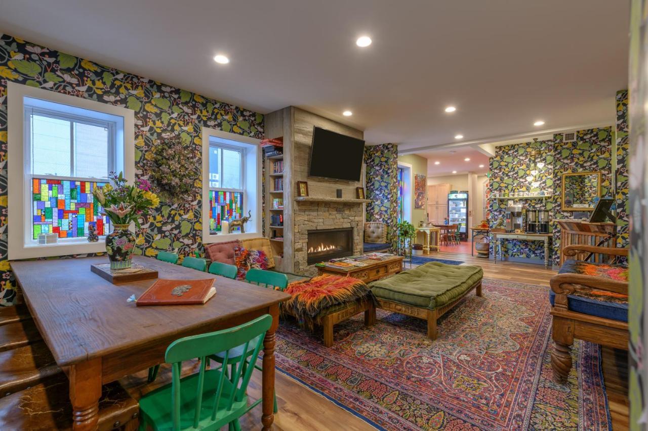 Black Elephant Hostel Портленд Екстер'єр фото
